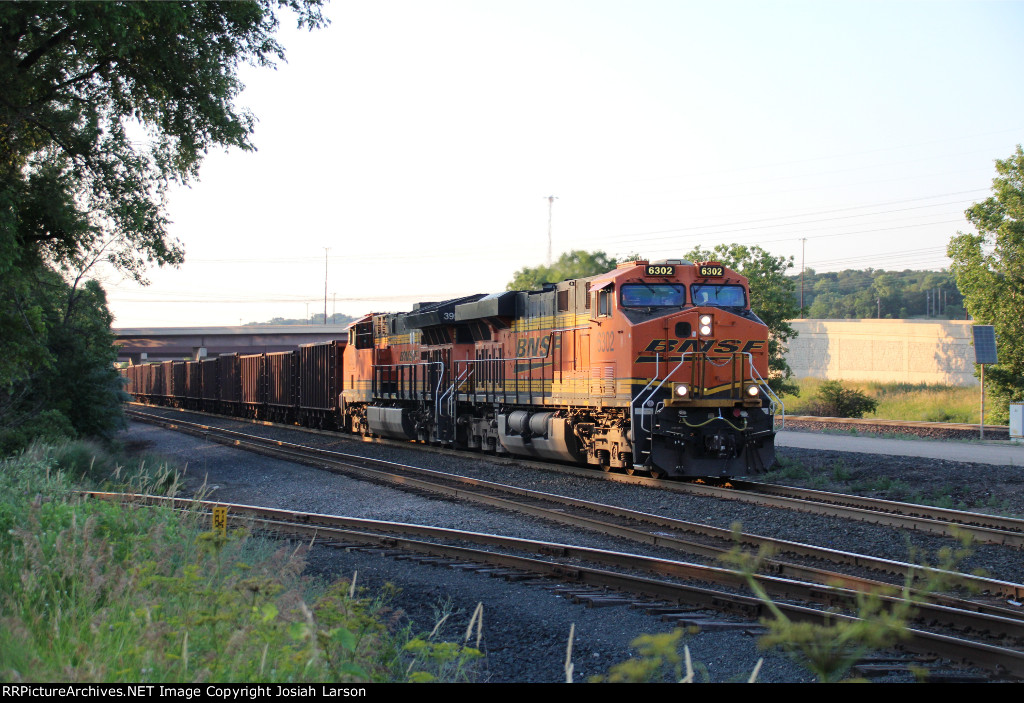 BNSF 6302 East